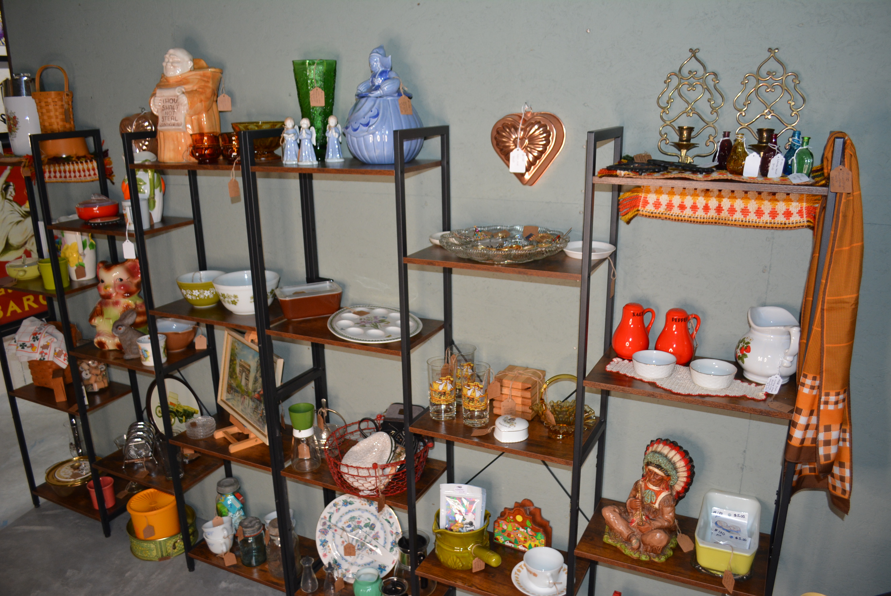 Inside Ole Vintage Finds