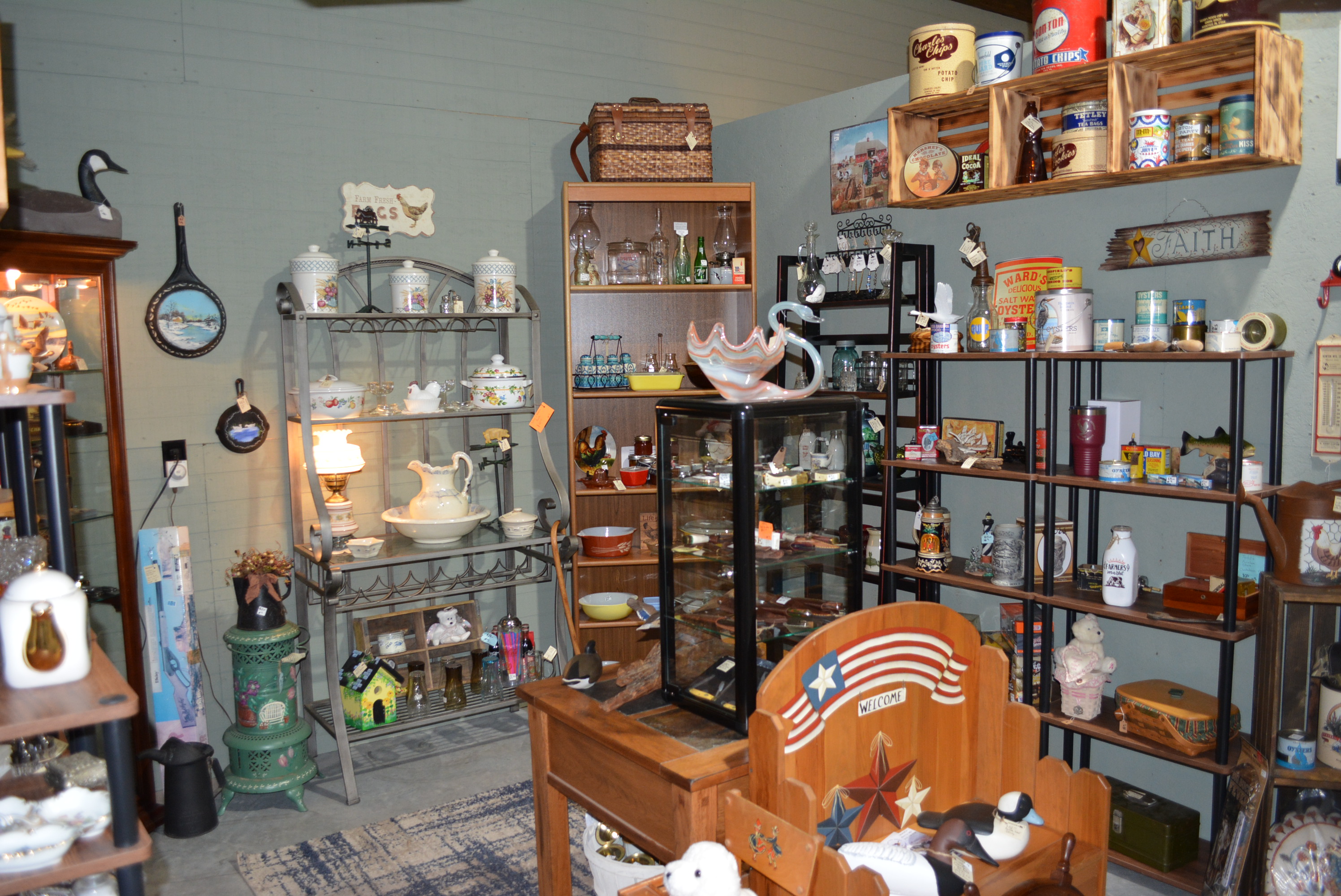 Inside Ole Vintage Finds