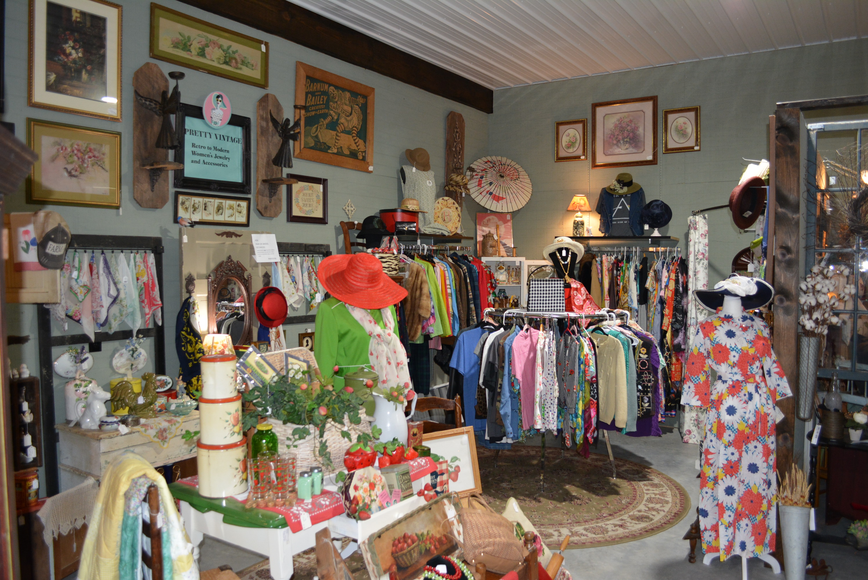 Inside Ole Vintage Finds