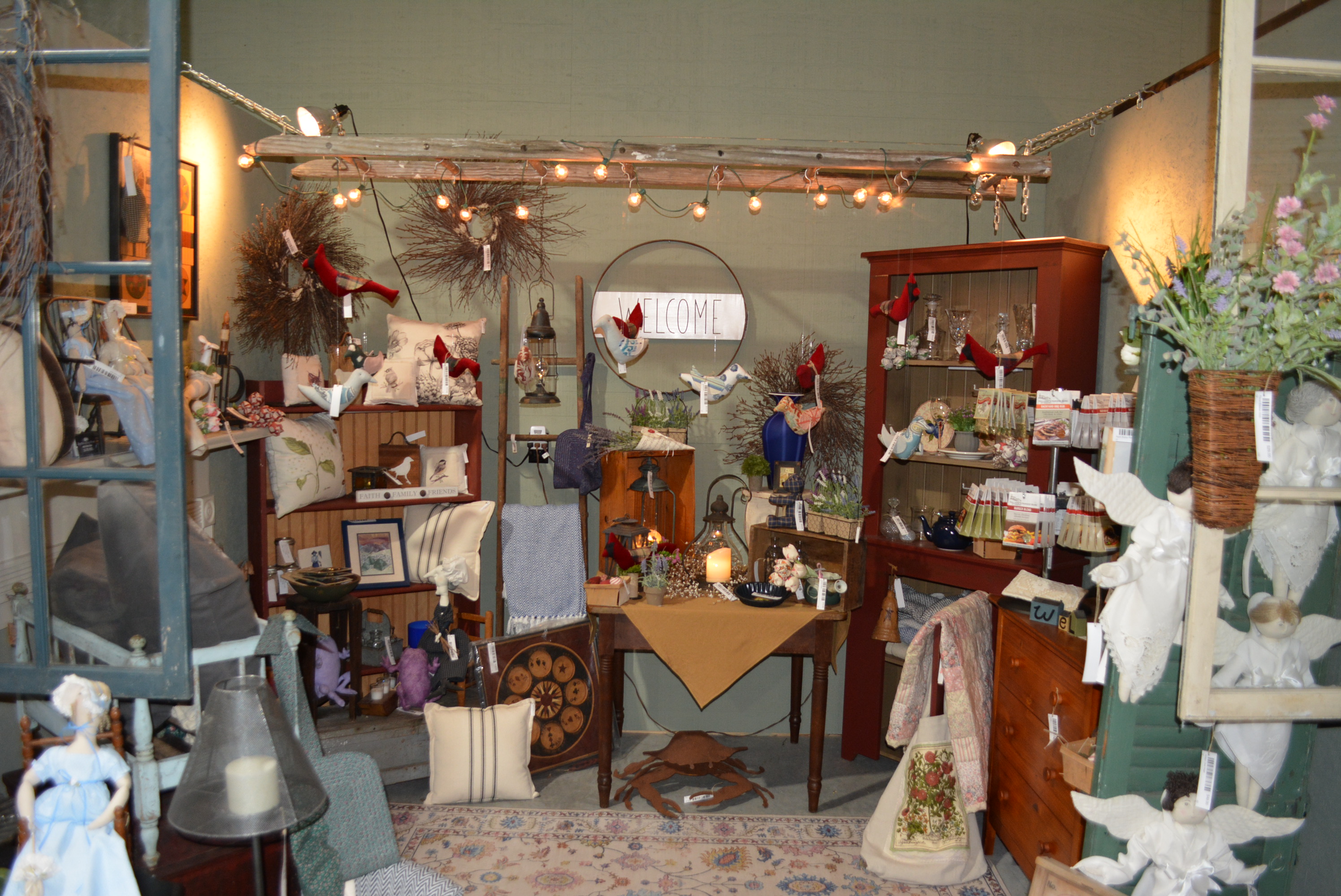 Inside Ole Vintage Finds