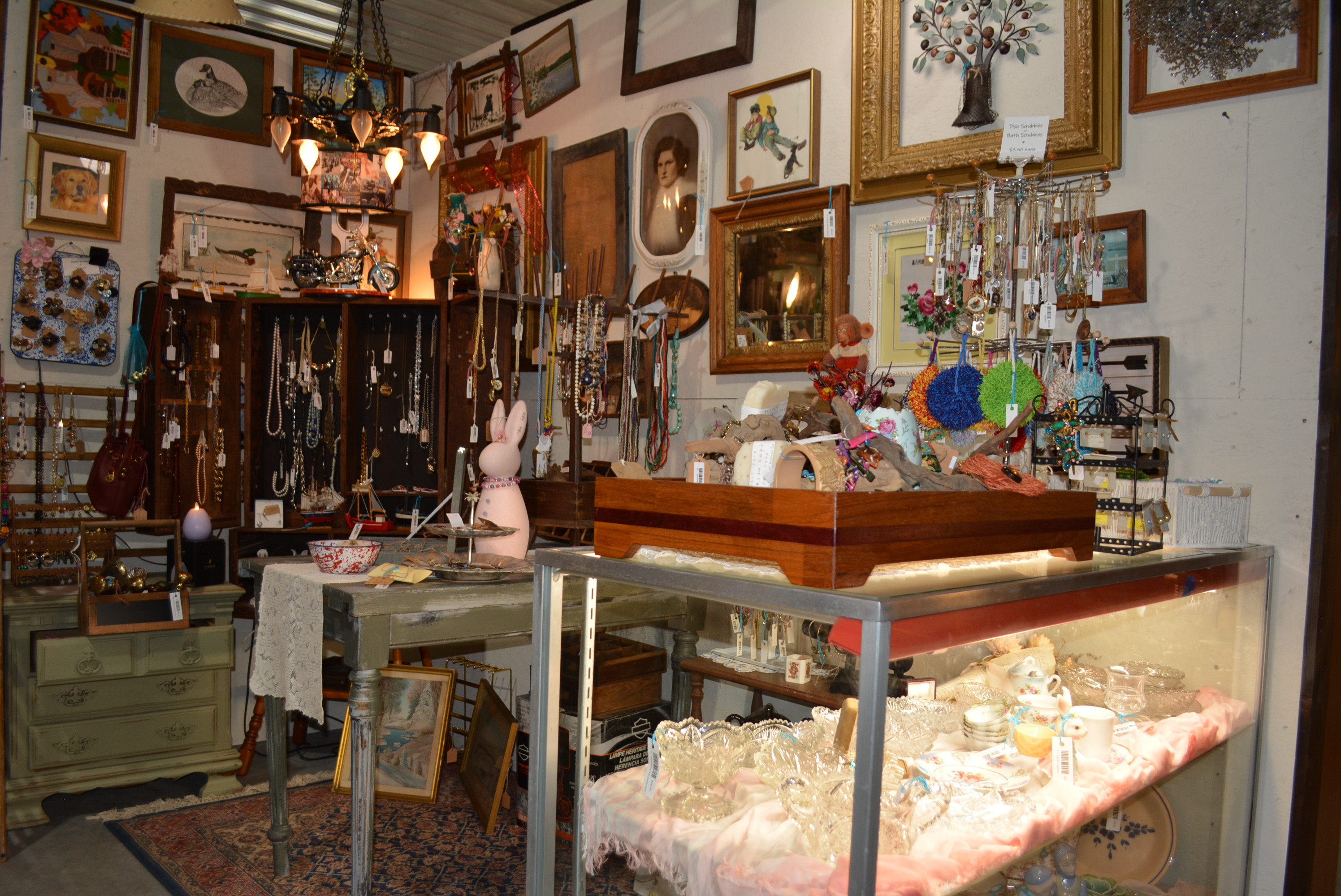 Inside Ole Vintage Finds