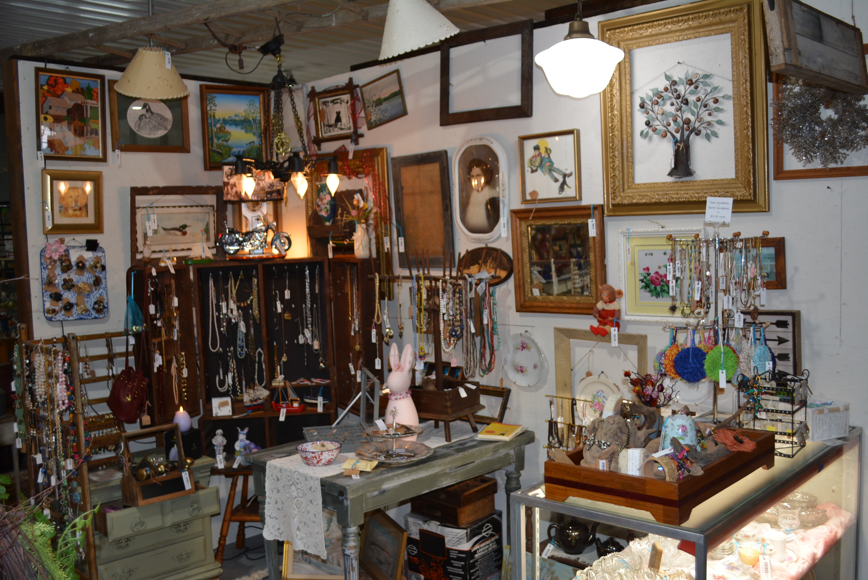 Inside Ole Vintage Finds