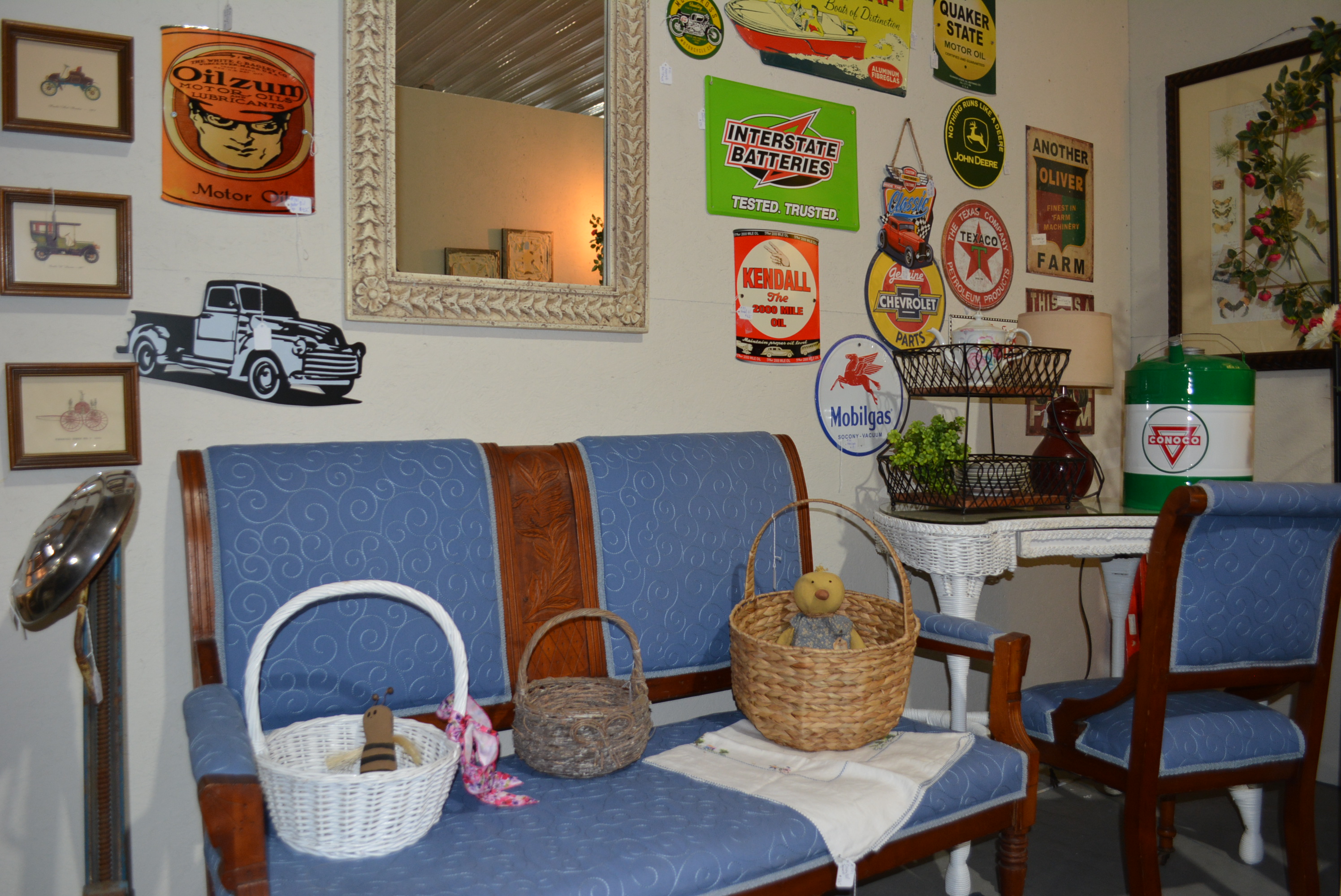 Inside Ole Vintage Finds